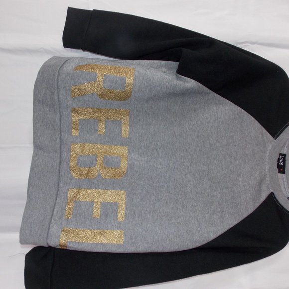 Black and Gray Sweatshirt - Picture 2 of 4